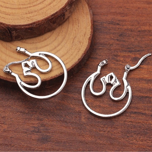 ⭐️NEW⭐️ 18K White Gold (Rhodium) Star Wars Rebel Alliance Insignia Hoop - Picture 3 of 5